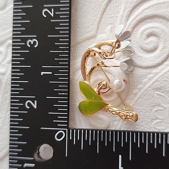 FLOWER Brooch Simulated Pearl Lily of the valley - Picture 3 of 3